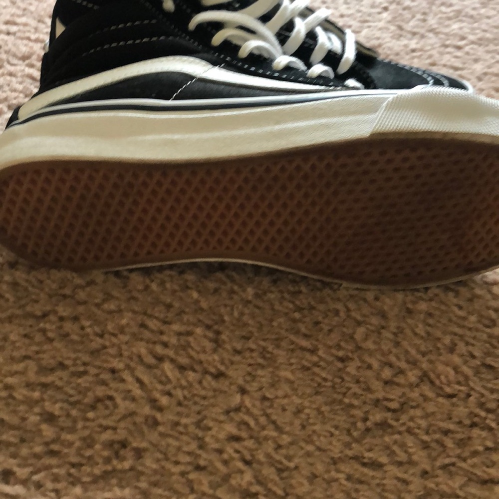 Vans - Picture 4 of 5